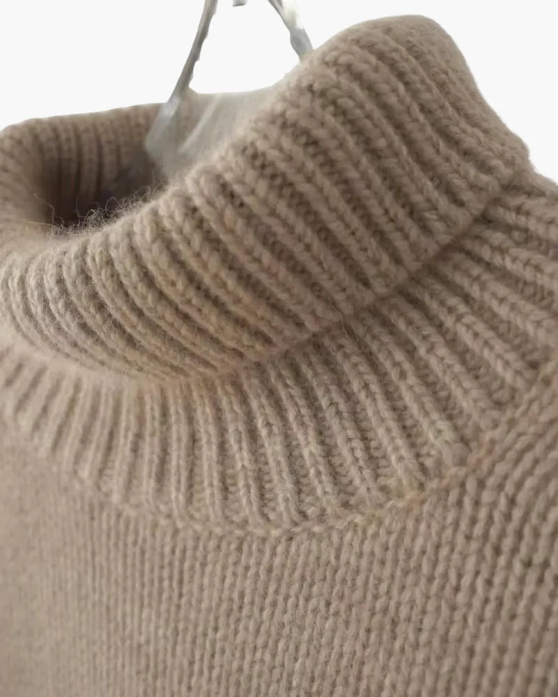 SOFIA | SOFT TURTLENECK SWEATER